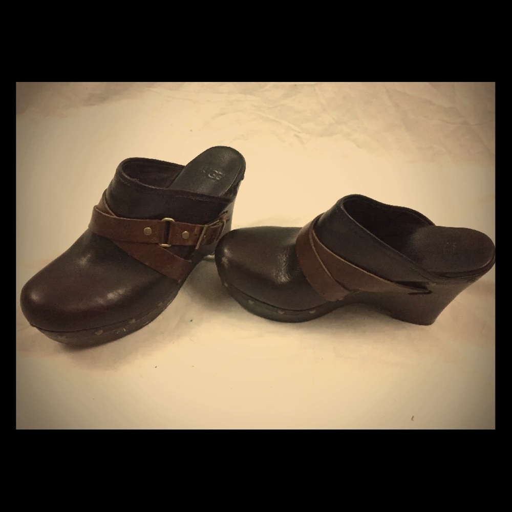 Ugg Clogs, Brown Pebbled Leather.